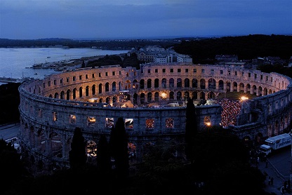 Taxi_transfer_to_Pula_Istria_Croatia.jpg Taxi_transfer_to_Pula_Istria_Croatia.jpg