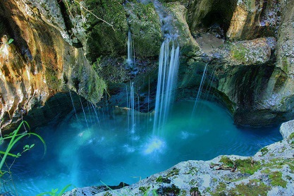 soca_river_bovec_slovenia.jpg