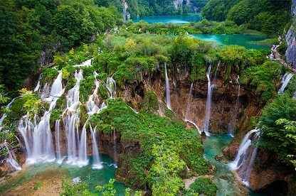 taxi_transfer_to_plitvice_lakes_from_Ljubljana_slovenia.jpg